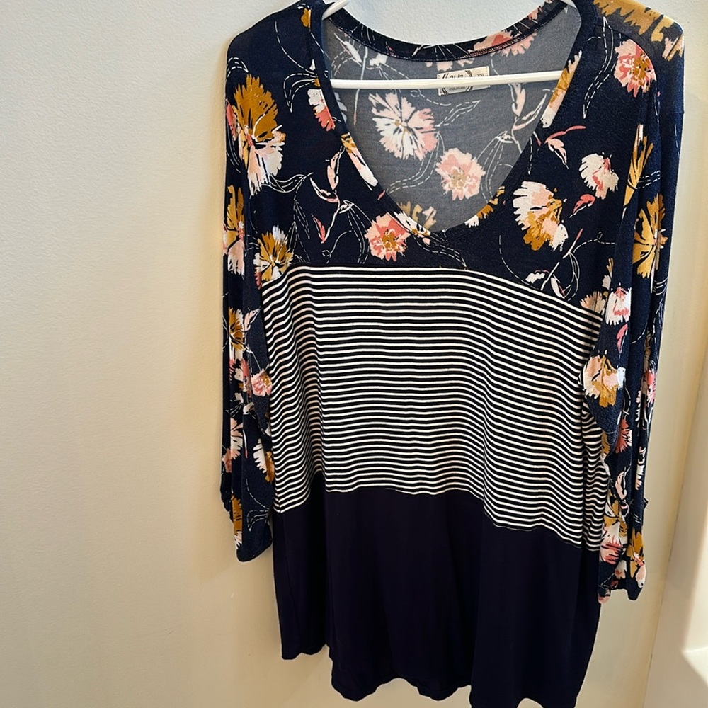 Maurice’s long sleeve top size xxl